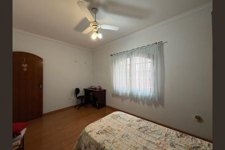 Casa à venda com 260m², 3 quartos e 3 vagas Casa à venda com 260m², 3 quartos e 3 vagasQuarto 2
