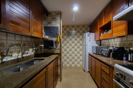 Apartamento à venda com 140m², 3 quartos e 1 vaga Apartamento à venda com 140m², 3 quartos e 1 vagaCozinha