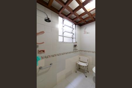 Apartamento à venda com 140m², 3 quartos e 1 vaga Apartamento à venda com 140m², 3 quartos e 1 vagaBanheiro da suíte