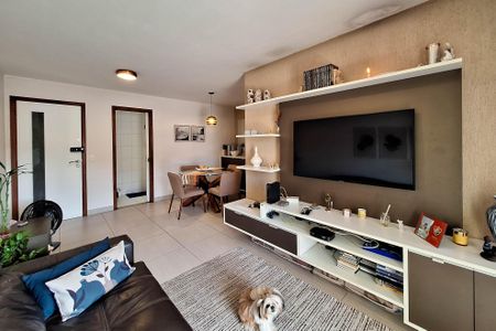 Sala de apartamento à venda com 3 quartos, 115m² em Itaipu, Niterói