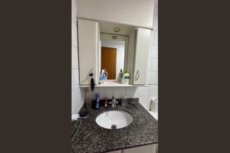 Apartamento à venda com 61m², 2 quartos e 1 vaga Apartamento à venda com 61m², 2 quartos e 1 vagaBanheiro