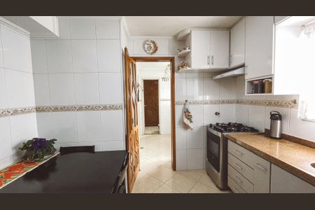 Apartamento à venda com 95m², 4 quartos e 2 vagas Apartamento à venda com 95m², 4 quartos e 2 vagasCozinha