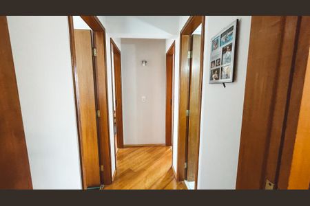 Apartamento à venda com 95m², 4 quartos e 2 vagas Apartamento à venda com 95m², 4 quartos e 2 vagasCorredor