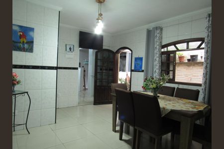 Casa à venda com 220m², 3 quartos e 2 vagasSala de Jantar