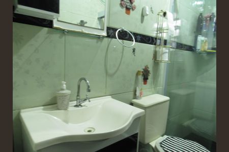 Casa à venda com 220m², 3 quartos e 2 vagasBanheiro Social 2