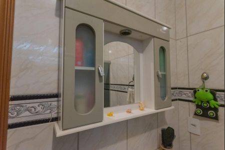 Casa à venda com 130m², 3 quartos e 3 vagas Casa à venda com 130m², 3 quartos e 3 vagasBanheiro Social