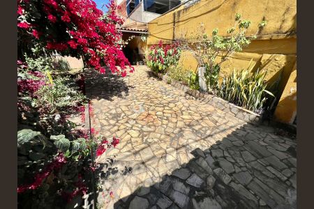 Casa para alugar com 180m², 4 quartos e 3 vagas Casa para alugar com 180m², 4 quartos e 3 vagasGaragem