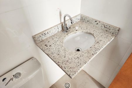 Apartamento à venda com 100m², 2 quartos e 1 vaga Apartamento à venda com 100m², 2 quartos e 1 vagaBanheiro da Suíte