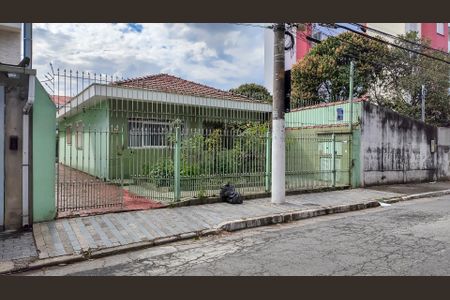 Casa à venda com 400m², 4 quartos e 8 vagas Casa à venda com 400m², 4 quartos e 8 vagasFachada