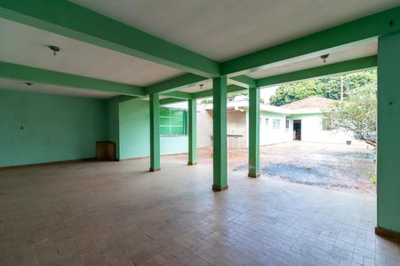 Casa à venda com 400m², 4 quartos e 8 vagas Casa à venda com 400m², 4 quartos e 8 vagasGaragem Coberta