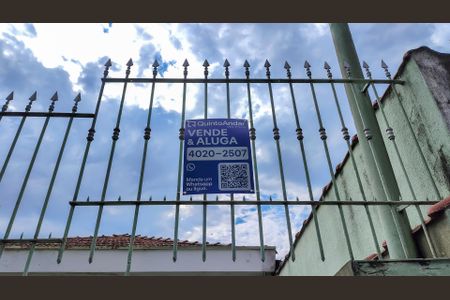 Casa à venda com 400m², 4 quartos e 8 vagas Casa à venda com 400m², 4 quartos e 8 vagasPlaca