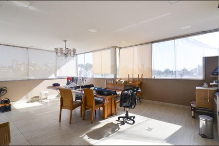 Apartamento à venda com 180m², 4 quartos e 4 vagasCobertura - Sala