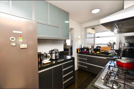 Apartamento à venda com 180m², 4 quartos e 4 vagasCozinha