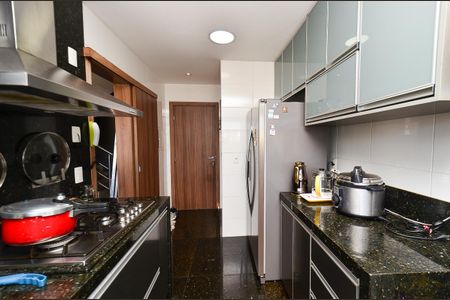 Apartamento à venda com 180m², 4 quartos e 4 vagasCozinha