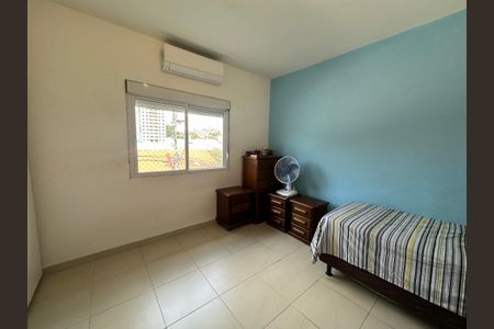 Casa à venda com 360m², 4 quartos e sem vaga Casa à venda com 360m², 4 quartos e sem vagaQuarto 2