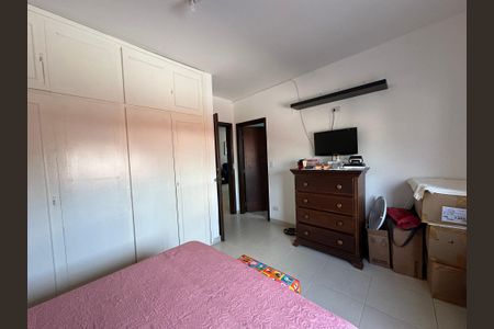 Casa à venda com 360m², 4 quartos e sem vaga Casa à venda com 360m², 4 quartos e sem vagaSuíte