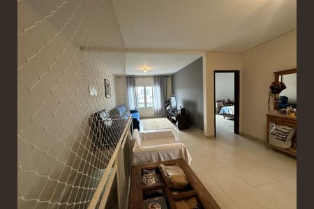 Casa à venda com 360m², 4 quartos e sem vaga Casa à venda com 360m², 4 quartos e sem vagaSala