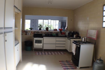 Casa à venda com 360m², 4 quartos e sem vaga Casa à venda com 360m², 4 quartos e sem vagaCozinha