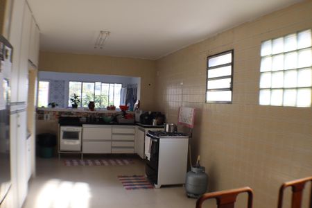 Casa à venda com 360m², 4 quartos e sem vaga Casa à venda com 360m², 4 quartos e sem vagaCozinha