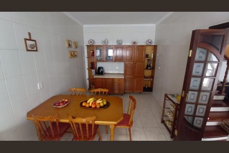 Casa à venda com 298m², 3 quartos e 2 vagas Casa à venda com 298m², 3 quartos e 2 vagasFoto 09