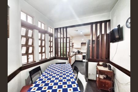 Casa à venda com 220m², 4 quartos e 4 vagasSala/Cozinha