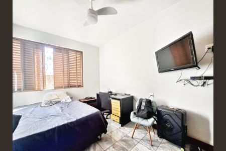 Casa à venda com 220m², 4 quartos e 4 vagas Casa à venda com 220m², 4 quartos e 4 vagasSuíte  2