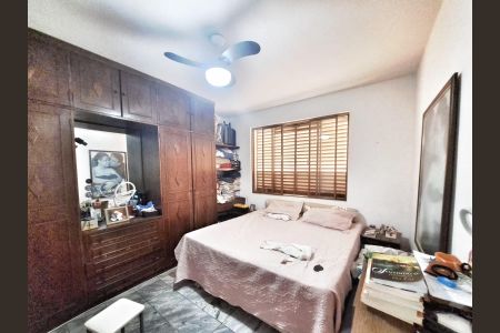 Casa à venda com 220m², 4 quartos e 4 vagas Casa à venda com 220m², 4 quartos e 4 vagasSuíte  1