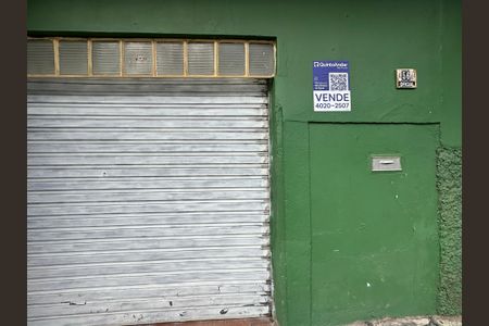 Casa à venda com 278m², 2 quartos e 3 vagas Casa à venda com 278m², 2 quartos e 3 vagasFachada