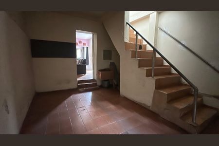 Casa à venda com 278m², 2 quartos e 3 vagas Casa à venda com 278m², 2 quartos e 3 vagasGaragem