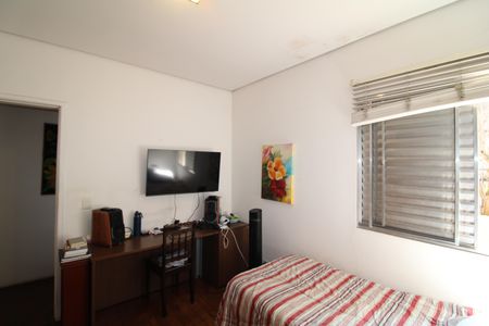 Apartamento à venda com 140m², 4 quartos e 1 vagaQuarto 2