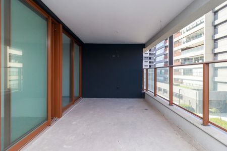 Apartamento à venda com 110m², 3 quartos e 2 vagas Apartamento à venda com 110m², 3 quartos e 2 vagasSala - Varanda