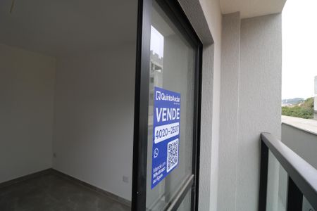 Casa de condomínio à venda com 84m², 2 quartos e 1 vagaPlaca
