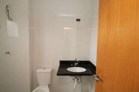 Casa de condomínio à venda com 84m², 2 quartos e 1 vagaBanheiro