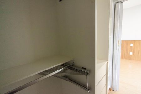 Casa de condomínio para alugar com 316m², 4 quartos e 4 vagas Casa de condomínio para alugar com 316m², 4 quartos e 4 vagasCloset da Suite 3