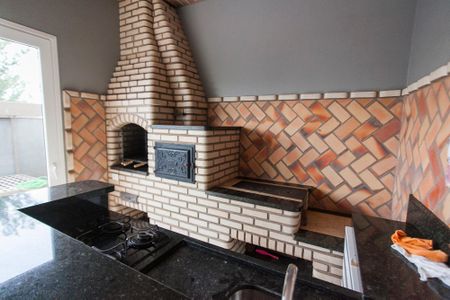 Casa de condomínio para alugar com 316m², 4 quartos e 4 vagas Casa de condomínio para alugar com 316m², 4 quartos e 4 vagasCozinha Gourmet