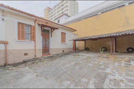 Casa para alugar com 140m², 3 quartos e 5 vagas Casa para alugar com 140m², 3 quartos e 5 vagasQuintal