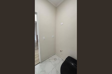 Casa de condomínio à venda com 80m², 2 quartos e 4 vagasBanheiro