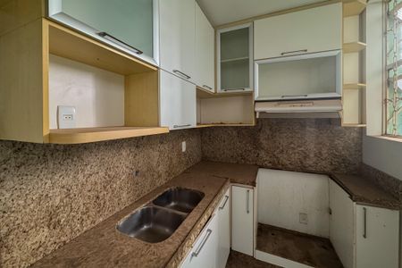 Casa à venda com 235m², 4 quartos e 3 vagas Casa à venda com 235m², 4 quartos e 3 vagasCozinha