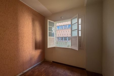 Casa à venda com 235m², 4 quartos e 3 vagas Casa à venda com 235m², 4 quartos e 3 vagasQuarto 1