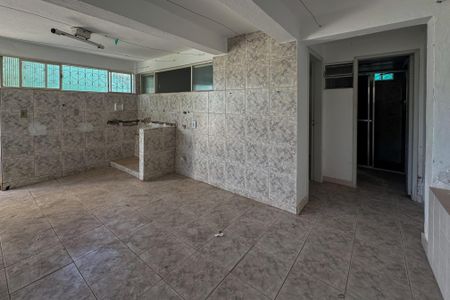 Casa à venda com 235m², 4 quartos e 3 vagas Casa à venda com 235m², 4 quartos e 3 vagasÁrea de Serviço