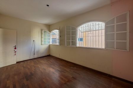 Casa à venda com 235m², 4 quartos e 3 vagas Casa à venda com 235m², 4 quartos e 3 vagasQuarto 2