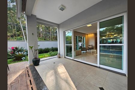 Casa à venda com 330m², 4 quartos e 5 vagas Casa à venda com 330m², 4 quartos e 5 vagasFoto 33