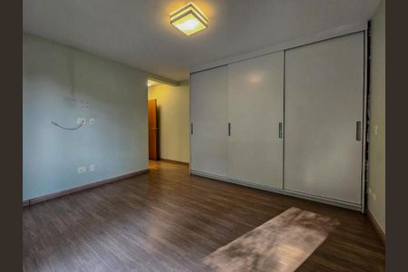 Casa à venda com 330m², 4 quartos e 5 vagas Casa à venda com 330m², 4 quartos e 5 vagasSuíte 1