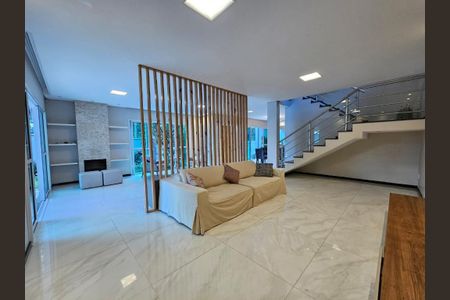 Casa à venda com 330m², 4 quartos e 5 vagas Casa à venda com 330m², 4 quartos e 5 vagasFoto 23