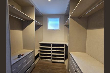 Casa à venda com 330m², 4 quartos e 5 vagas Casa à venda com 330m², 4 quartos e 5 vagasFoto 17