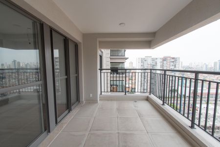 Apartamento para alugar com 75m², 2 quartos e 1 vaga Apartamento para alugar com 75m², 2 quartos e 1 vagaVaranda