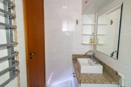 Apartamento à venda com 120m², 2 quartos e 3 vagas Apartamento à venda com 120m², 2 quartos e 3 vagasBanheiro 2