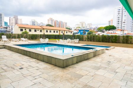 Apartamento à venda com 120m², 2 quartos e 3 vagas Apartamento à venda com 120m², 2 quartos e 3 vagasÁrea comum - Piscina