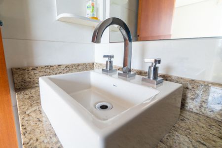 Apartamento à venda com 120m², 2 quartos e 3 vagas Apartamento à venda com 120m², 2 quartos e 3 vagasBanheiro 2