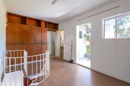 Casa à venda com 210m², 4 quartos e 4 vagas